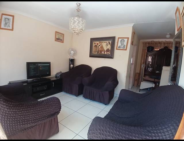 3 BEDROOM HOUSE FOR SALE IN TLHABANE WEST